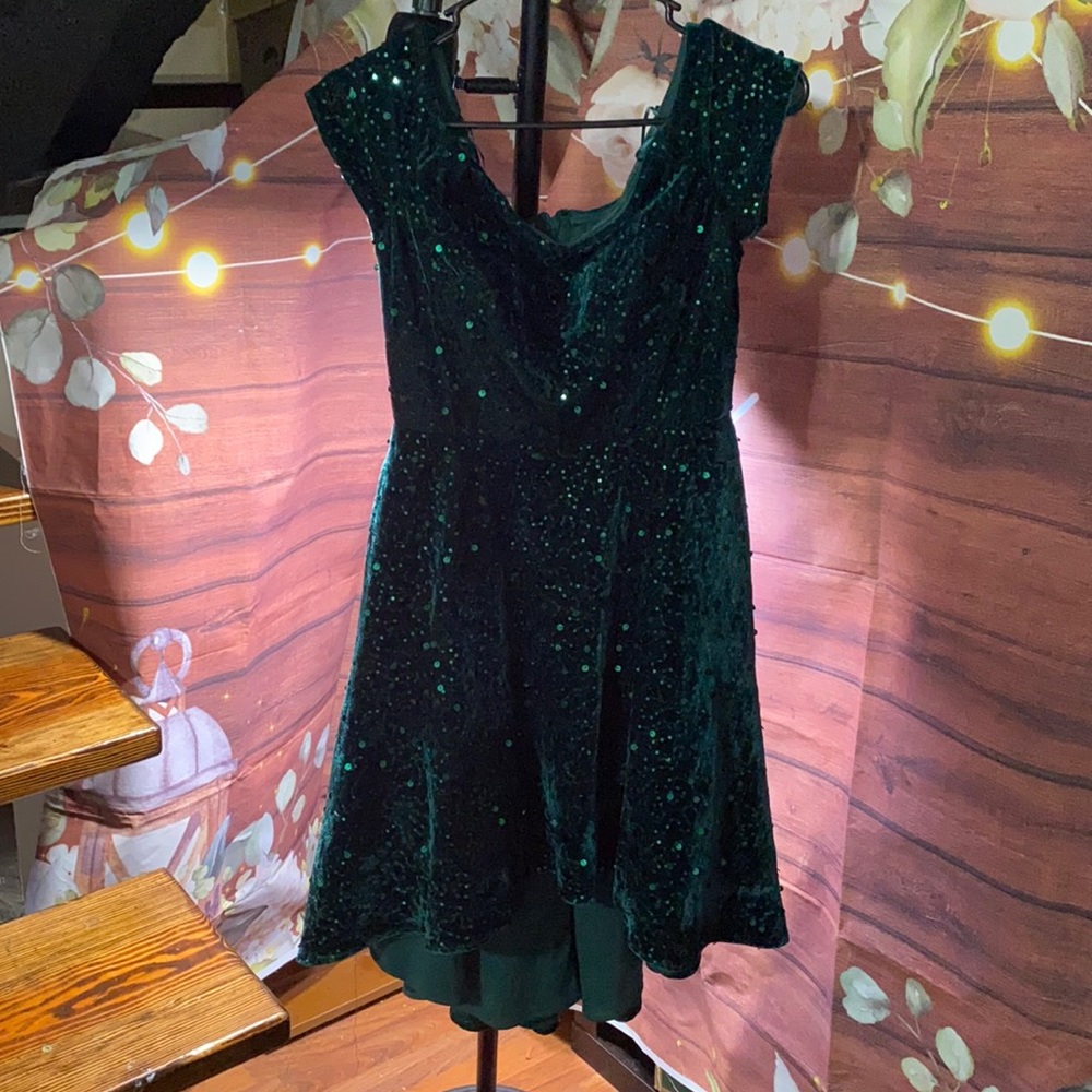 Green cute dress.